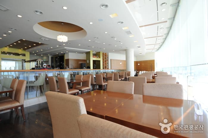 경북 경주시_대명리조트 경주_부대시설(스카이라운지_라퓨타)_2