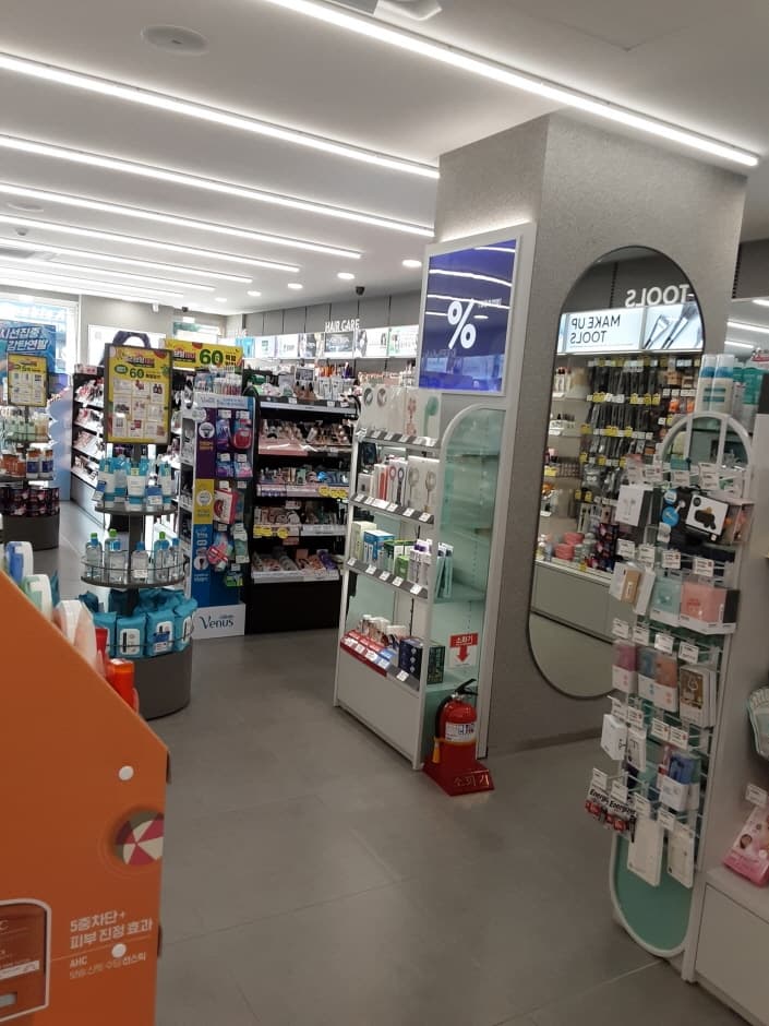 Olive Young - Cheonggu Station Branch [Tax Refund Shop] (올리브영 청구역)