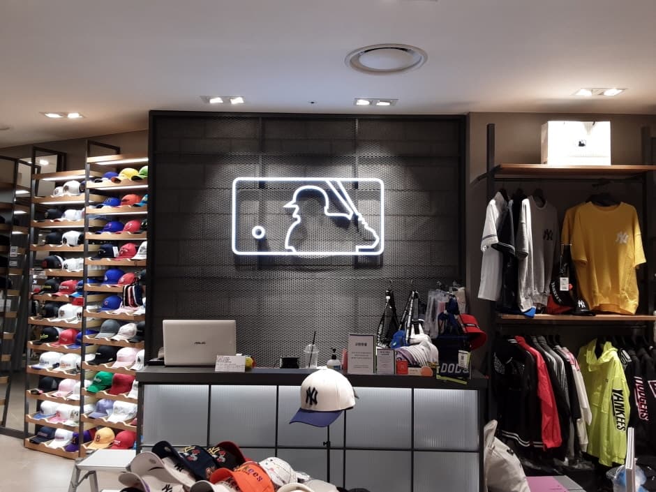 MLB - Hyundai Garden5 Branch [Tax Refund Shop] (MLB 현대가든파이브)