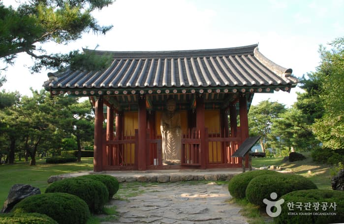 청풍석조여래입상