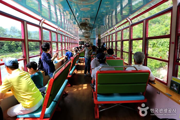 Baekdudaegan V-Train (백두대간협곡열차(V-트레인))