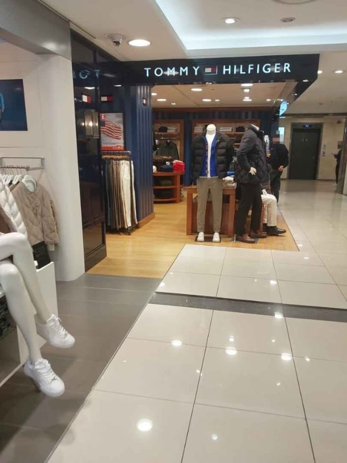 Tommy Hilfiger [Tax Refund Shop] (타미힐피거)