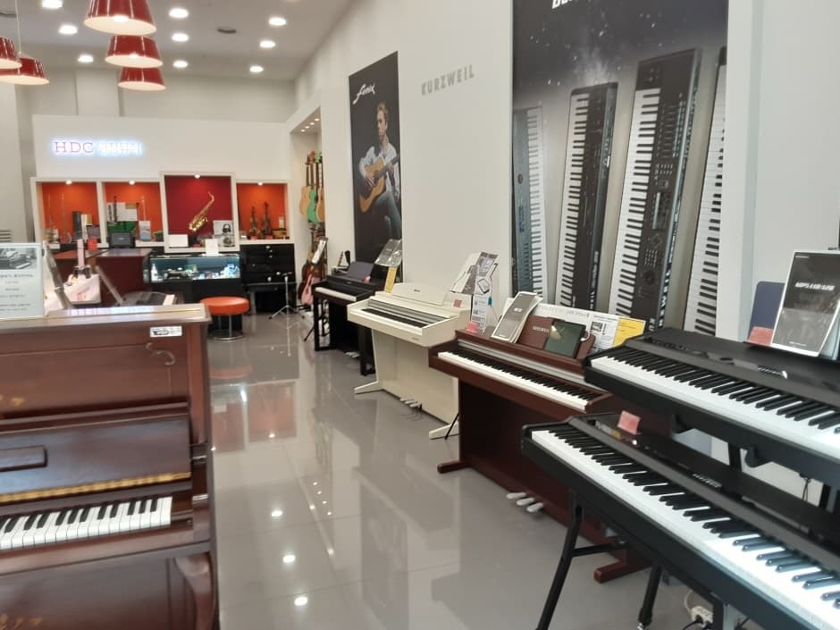 Young Chang Music - Starfield Hanam Branch [Tax Refund Shop] (영창뮤직 스타필드 하남점)