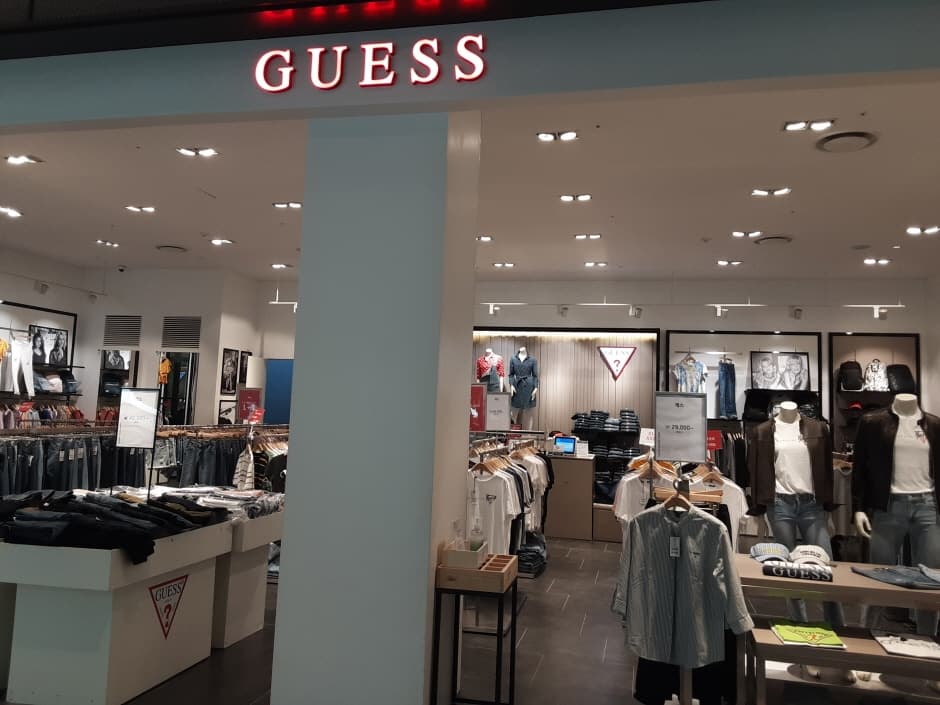 Guess - Hyundai Songdo Branch [Tax Refund Shop] (게스 현대송도)