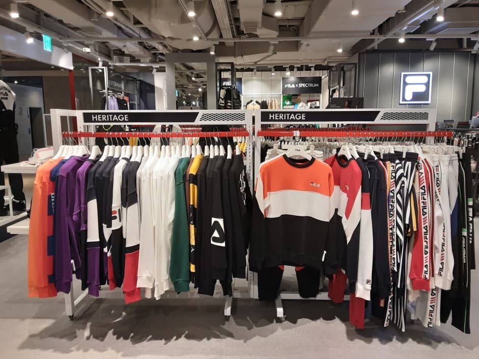 Fila - Fiesta Seomyeon Branch [Tax Refund Shop] (휠라 피에스타서면)