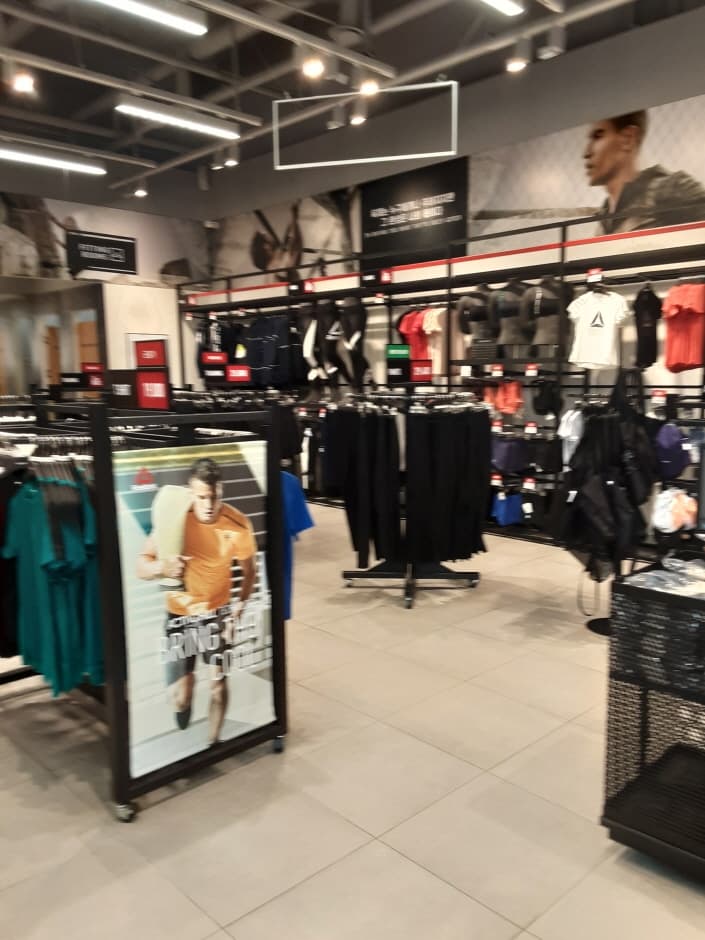 리복 롯데아울렛 김해점_2