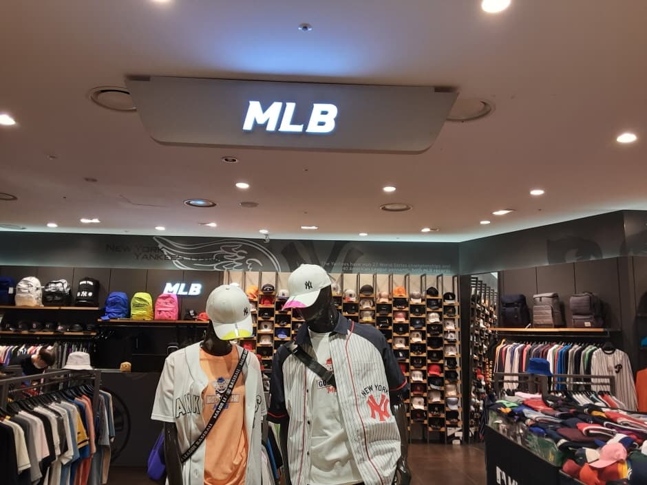 MLB - Lotte Suwan Branch [Tax Refund Shop] (MLB 롯데수완)