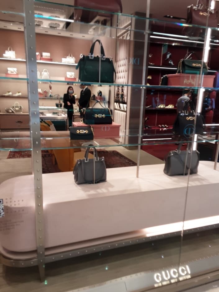 구찌 신세계 본점_3