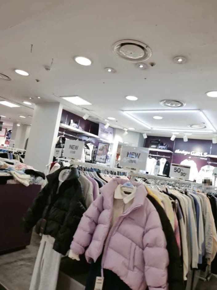 the day Girls - Newcore Gwangmyeong Branch [Tax Refund Shop] (더데이걸 뉴코아 광명점)