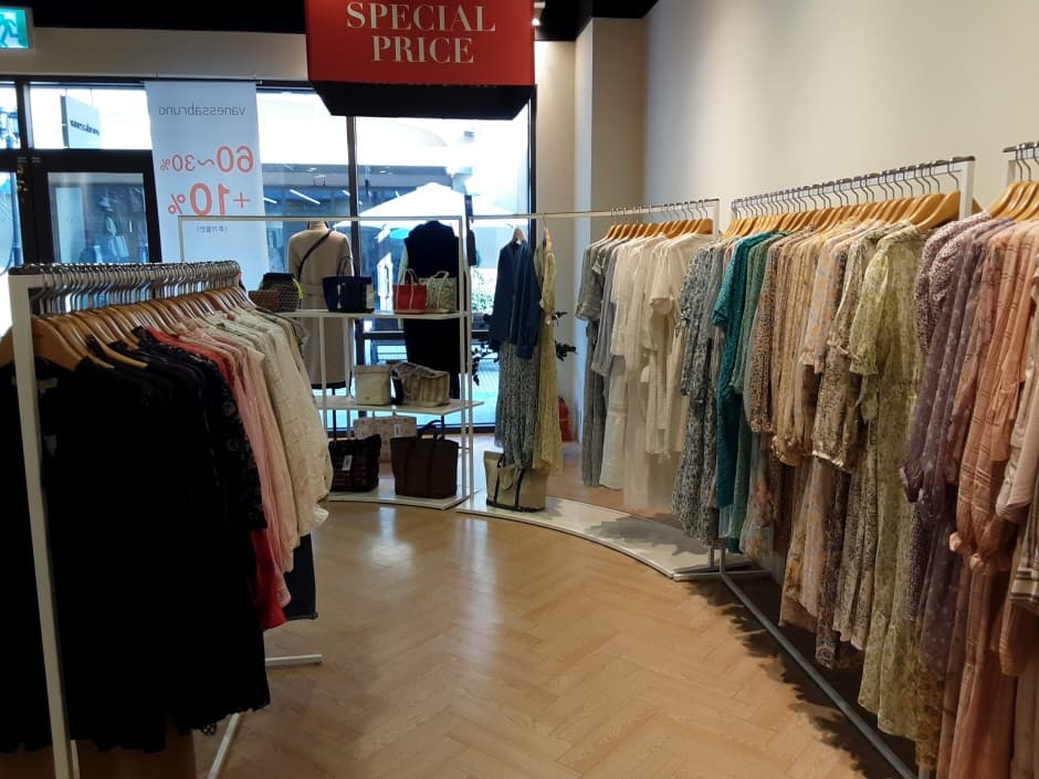 LF 바네사브루노 신세계부산_3