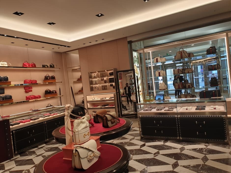 구찌 갤러리아 타임월드점_2