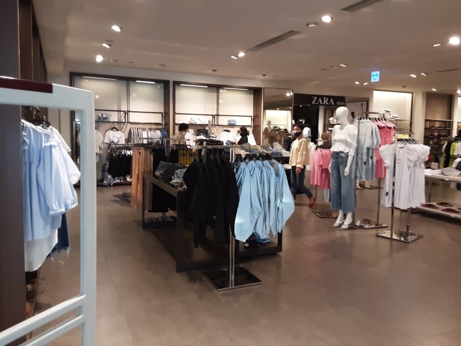 Hyundai Department Store - Ulsan Branch [Tax Refund Shop] (현대백화점 울산점)