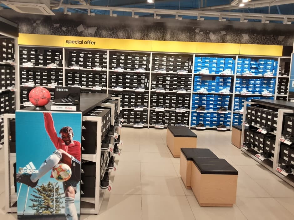 아디다스 롯데아울렛 동부산점_2