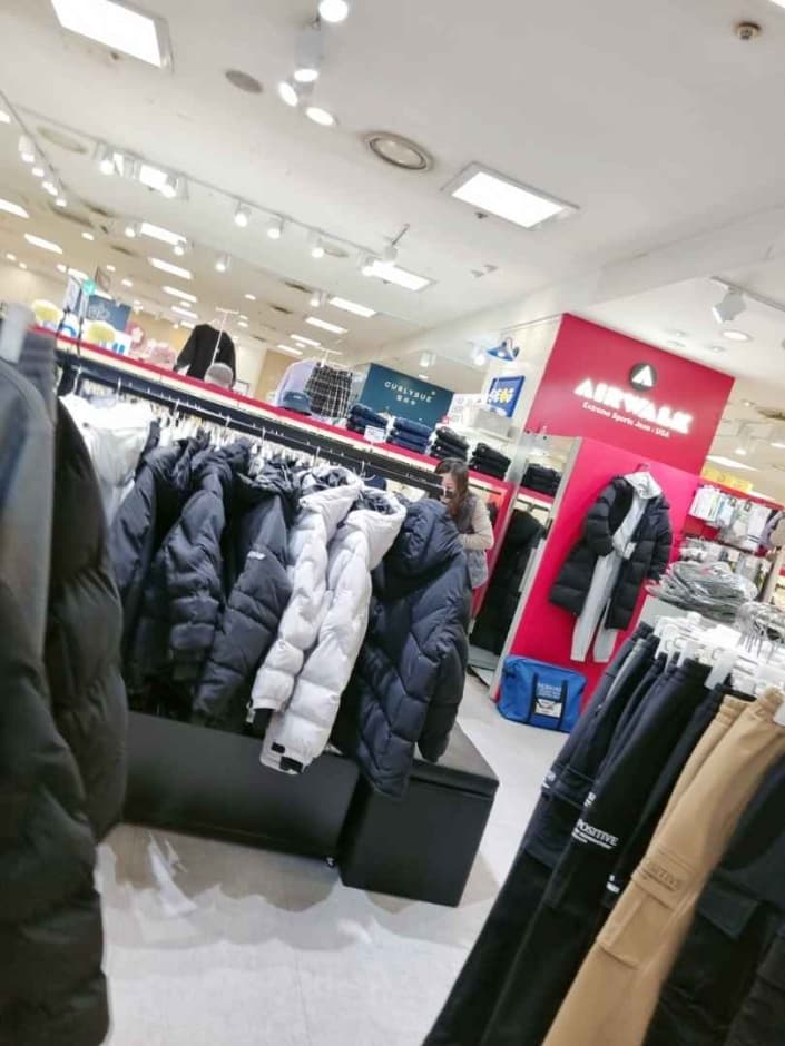 Airwalk Junior - Newcore Sanbon Branch [Tax Refund Shop] (에어워크 주니어 뉴코아 산본점)