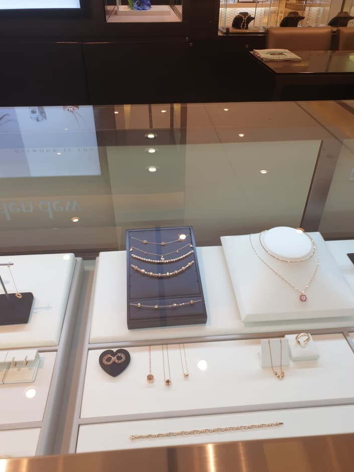 Golden Dew - Hyundai  Chungcheong Branch [Tax Refund Shop] (골든듀 현대충청 [사후면세점])