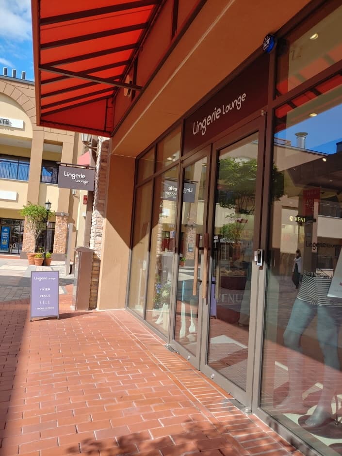 Venus - Lotte Giheung Branch [Tax Refund Shop] (비너스 롯데기흥)