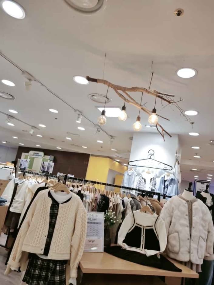 ILoDILo - Newcore Gwangmyung Branch [Tax Refund Shop] (일로딜로 뉴코아 광명점)