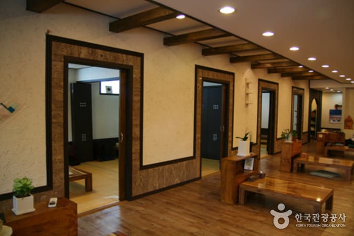 경기_이천시_이천옥한정식_실내1