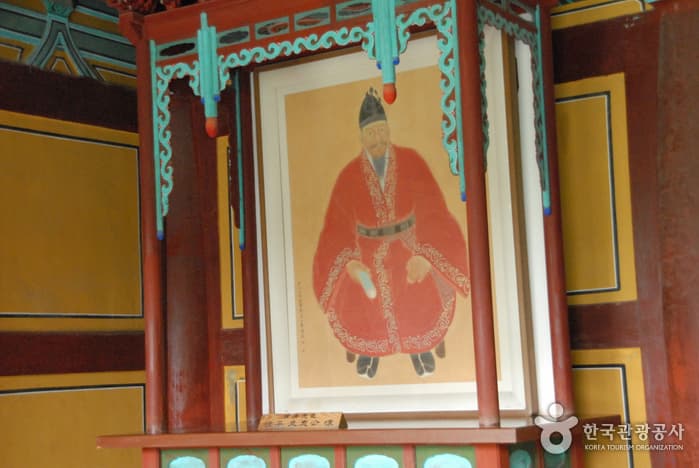 삼충사