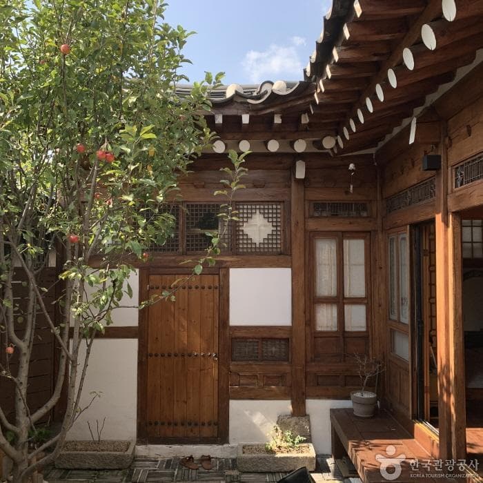 SOSO House (소소하우스)