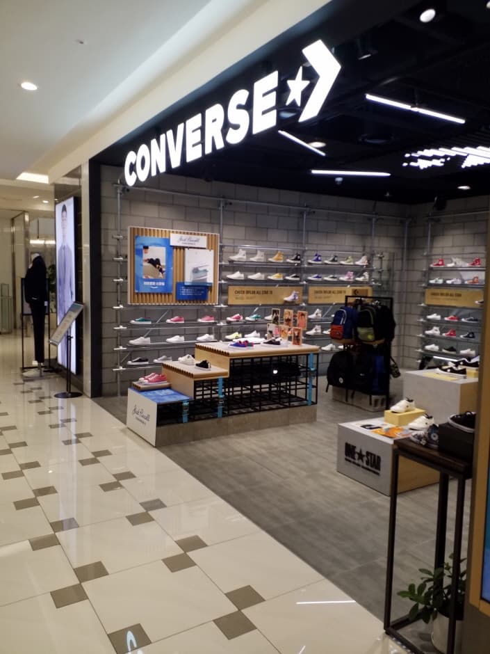 Converse - TIMES SQUARE Branch [Tax Refund Shop] (컨버스 타임스퀘어점)