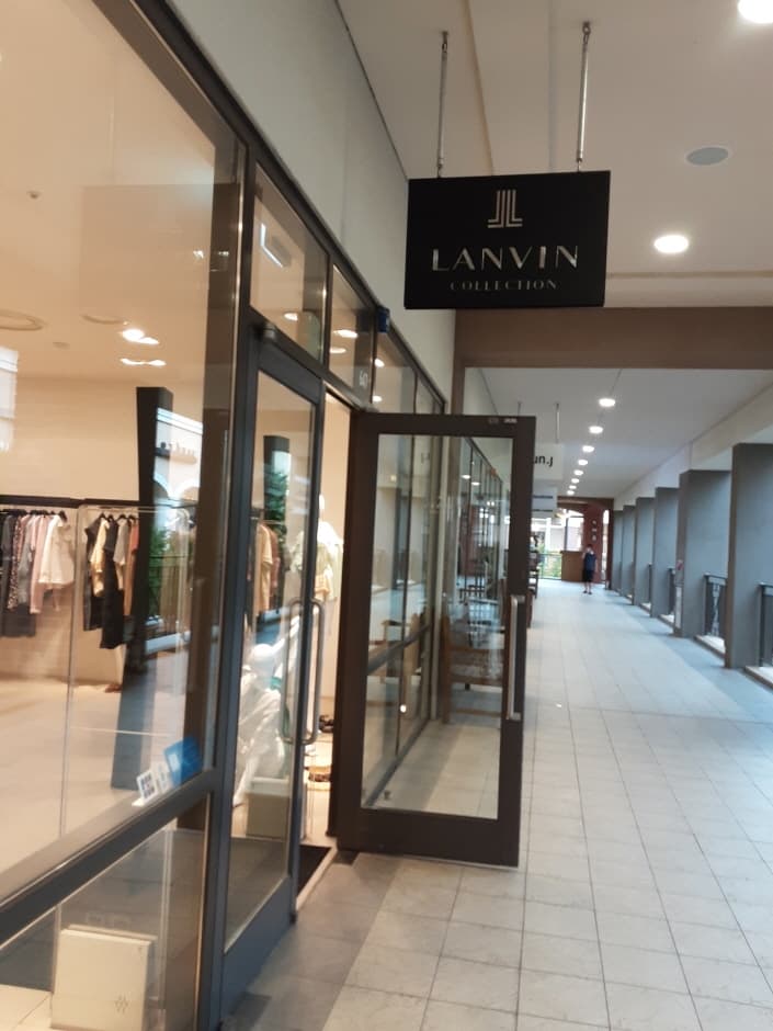 The Handsome Lanvin Collection - Shinsegae Paju Branch [Tax Refund Shop] (한섬 랑방컬렉션 신세계파주)