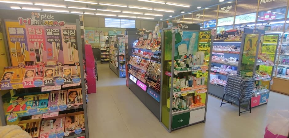 올리브영 신촌로터리_2