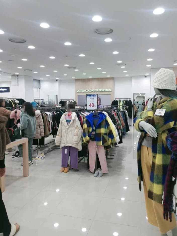 Benetton - MODA Outlet Incheon Branch [Tax Refund Shop]  (베네통 모다아울렛 인천점)
