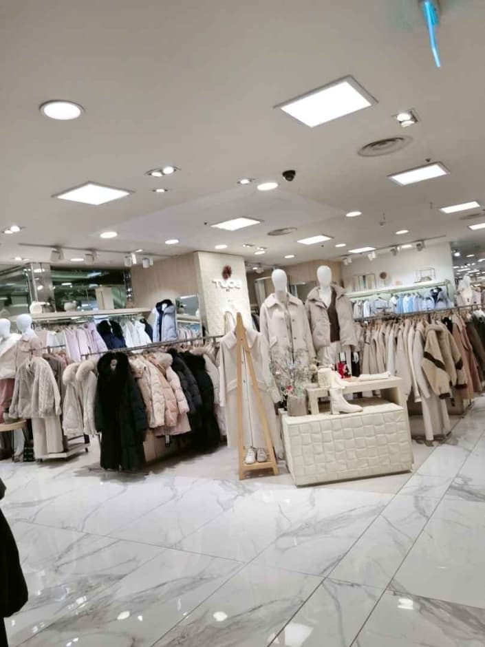 Tube - Newcore Pyeongchon Branch [Tax Refund Shop] (튜브 뉴코아 평촌)