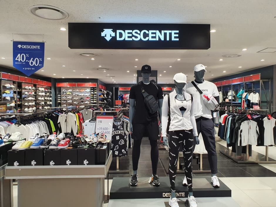 Descente - Lotte Gwangmyeong Branch [Tax Refund Shop] (데상트 롯데광명)