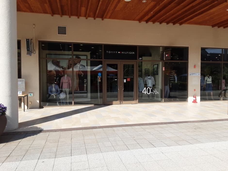 Tommy Hilfiger - Lotte Buyeo Branch [Tax Refund Shop] (타미힐피거 롯데부여)