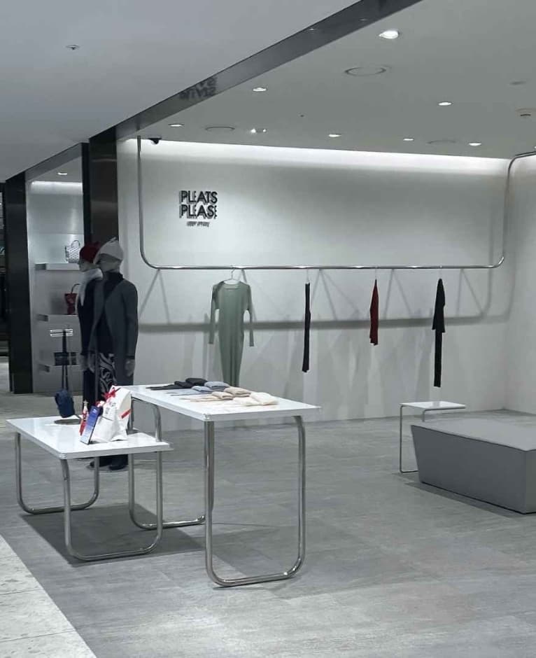 Pleats Please [Tax Refund Shop] (플리츠플리즈)
