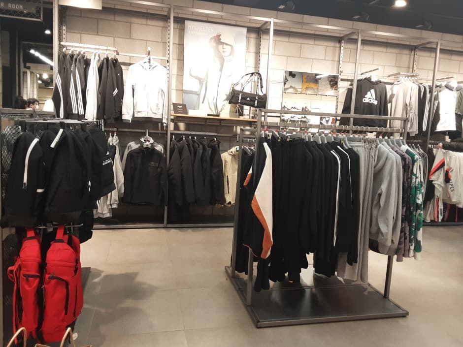 아디다스 제주연동_2