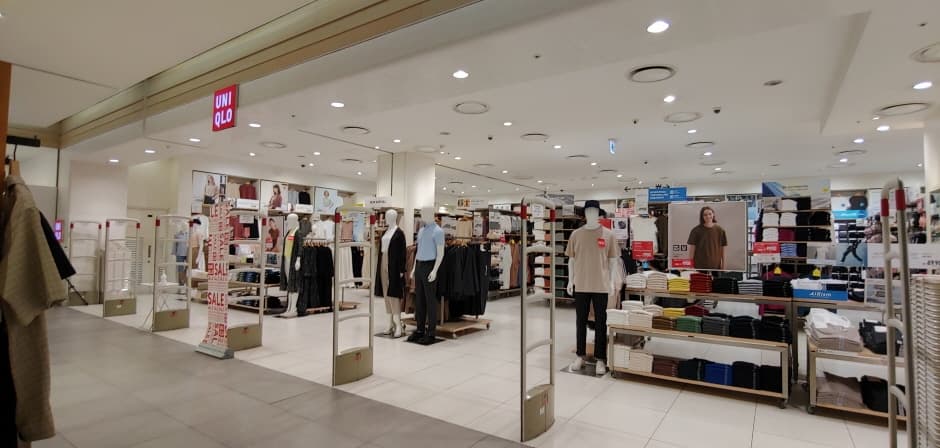 Uniqlo - Lotte Cheongnyangni Branch [Tax Refund Shop] (유니클로 롯데청량리)