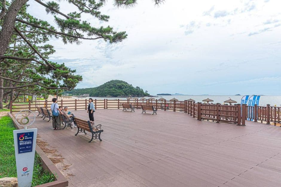 변산해수욕장_무장애 데크로드