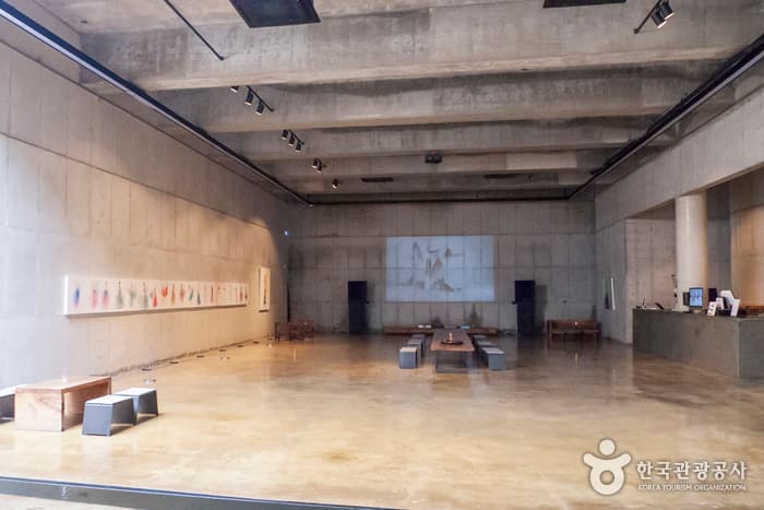 전북_완주_종남산의 봄빛과 어우러진 고택, 완주 아원고택과 오성한옥마을_03