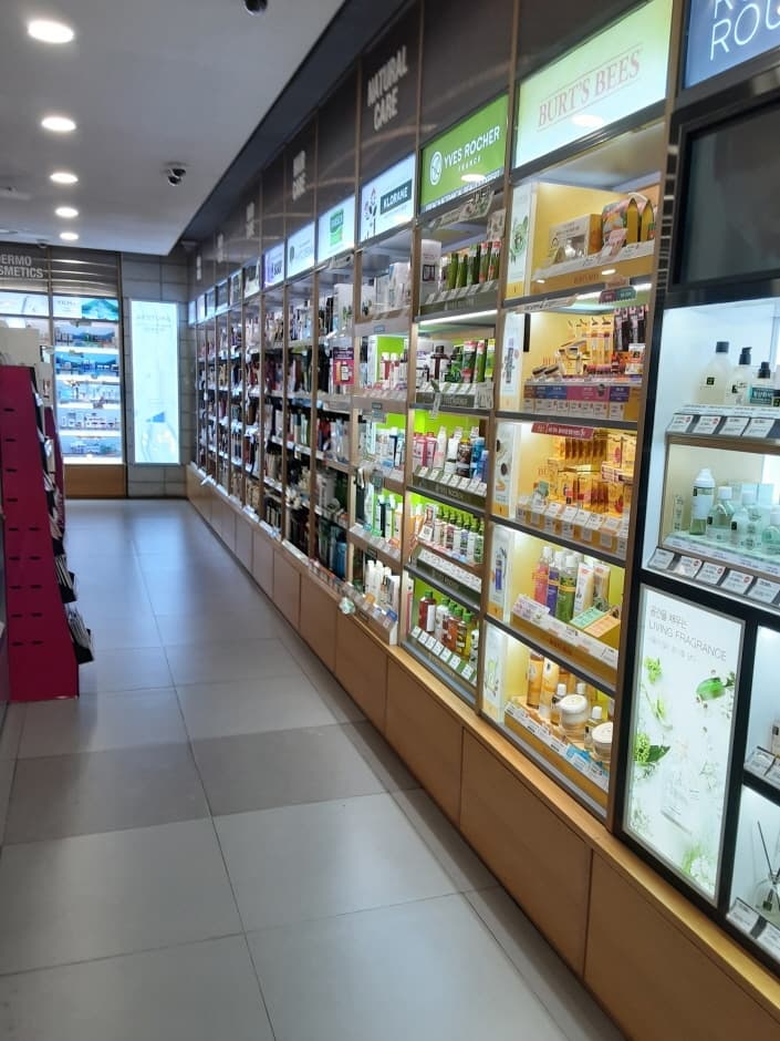 Olive Young - Hyundai Department Store D-CUBE City Branch [Tax Refund Shop] (올리브영 디큐브시티)