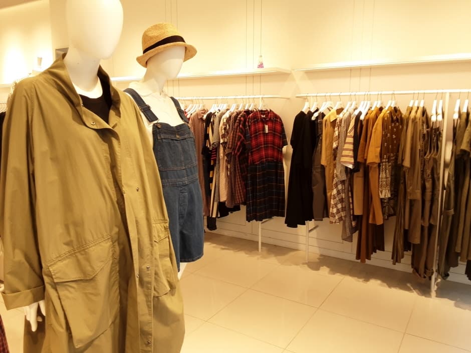 Tomboy - Lotte Gimhae Branch [Tax Refund Shop] (톰보이 롯데김해)