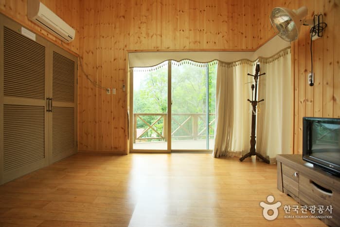 좌구산 자연휴양림 산림욕장_65