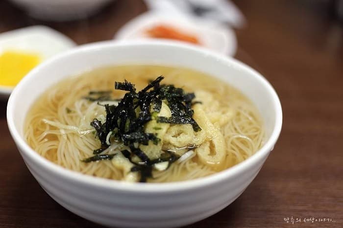 Godae ap Myeolchi Guksu (고대앞멸치국수)