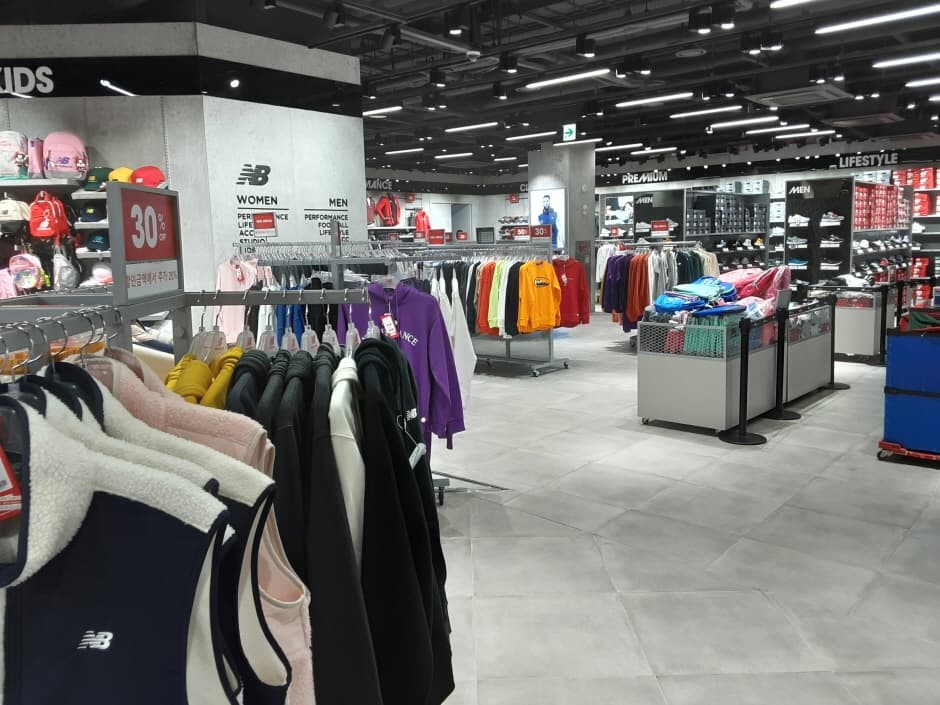 EW 뉴발란스 신세계부산_2