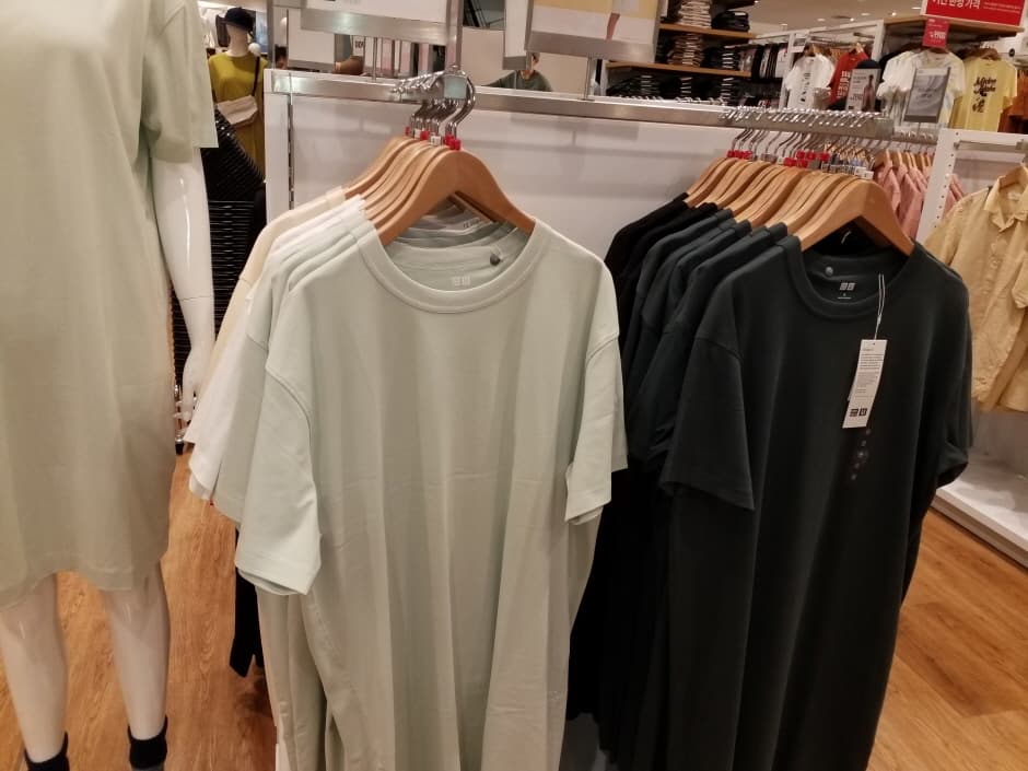 Uniqlo - Fitin Sanbon Branch [Tax Refund Shop] (유니클로 피트인산본)