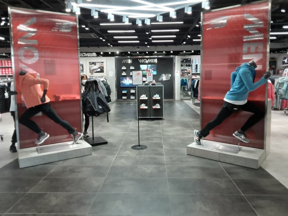 EW 뉴발란스 신세계부산_4