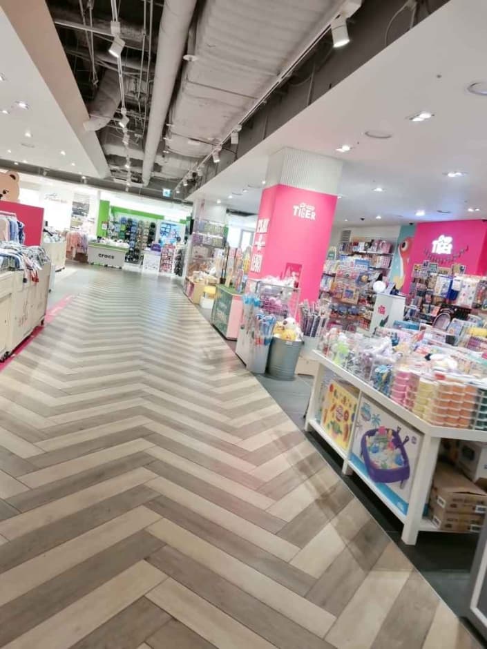 My Little Tiger - NC Singuro Branch [Tax Refund Shop] (마이리틀타이거 nc신구로)