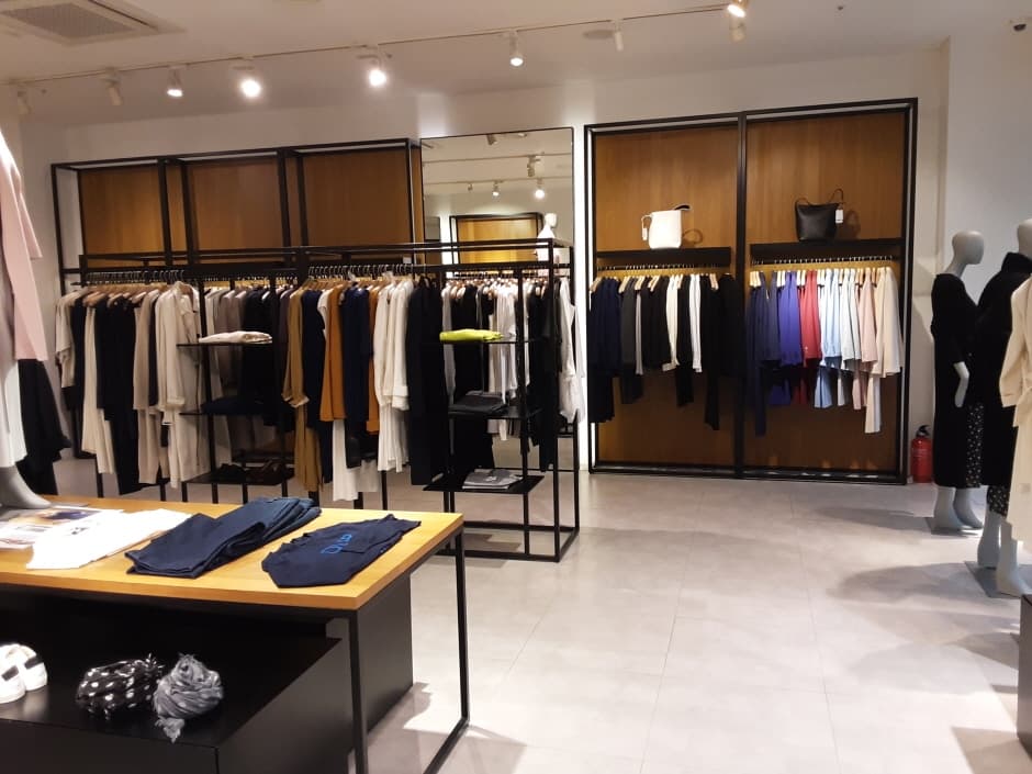 띠어리 신세계아울렛 부산점_4