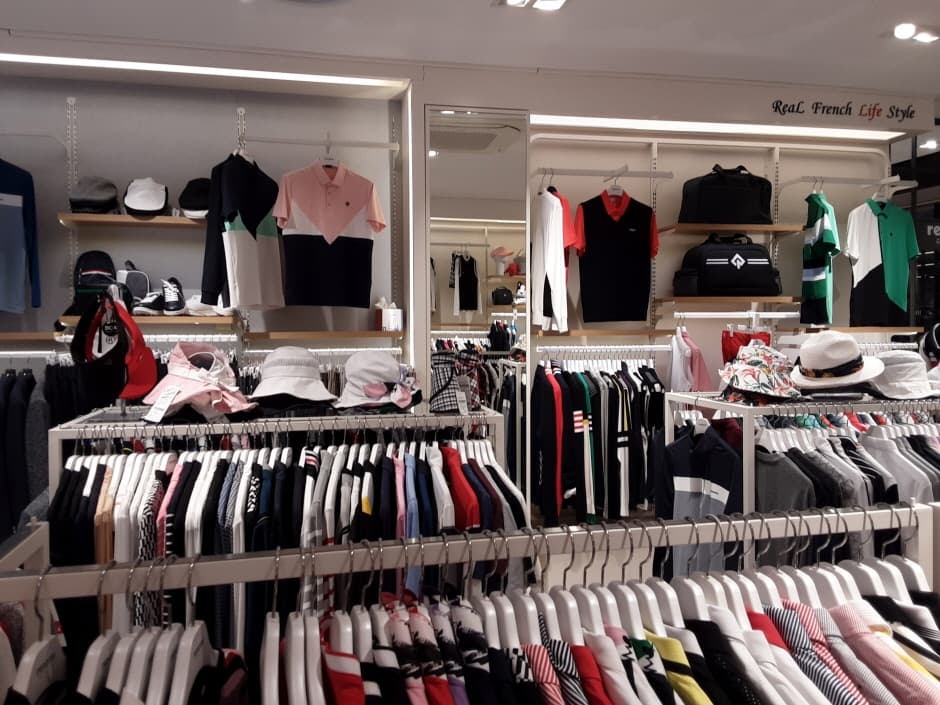 Renoma Golf - Hyundai Garden5 Branch [Tax Refund Shop] (레노마골프 현대 가든파이브점)