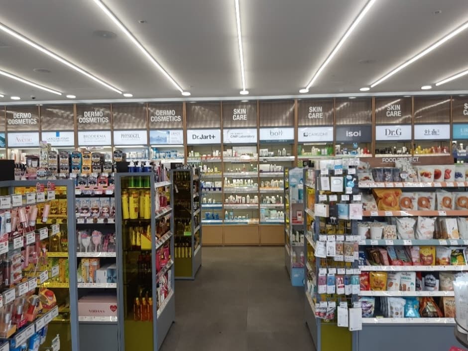 Olive Young - Gumi Extended Complex Branch [Tax Refund Shop] (올리브영 구미확장단지점)