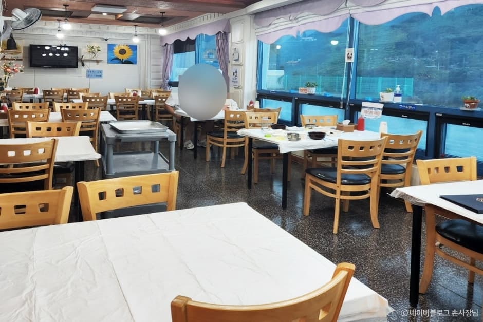 경상남도_하동군_황금재첩식당_내부_2