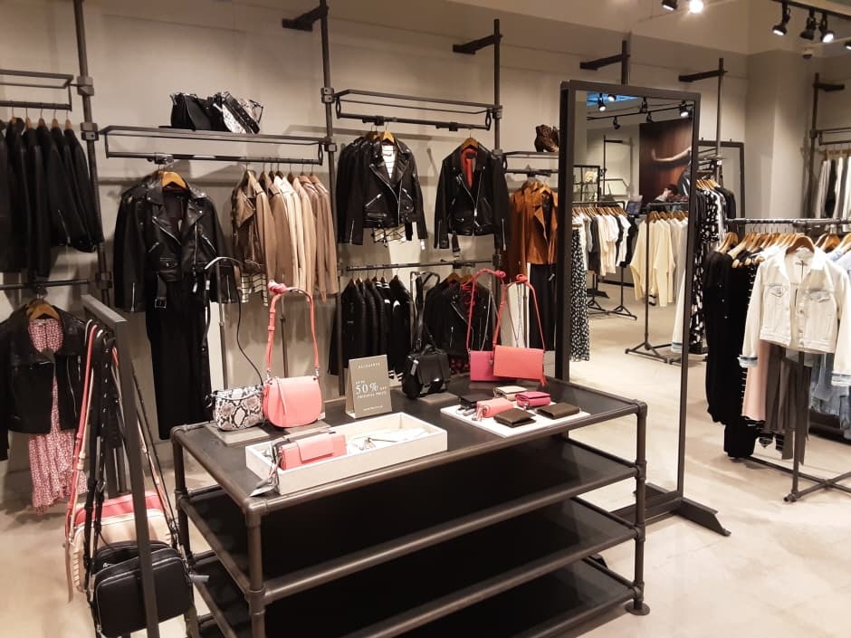 올세인츠 신세계아울렛 부산점_2