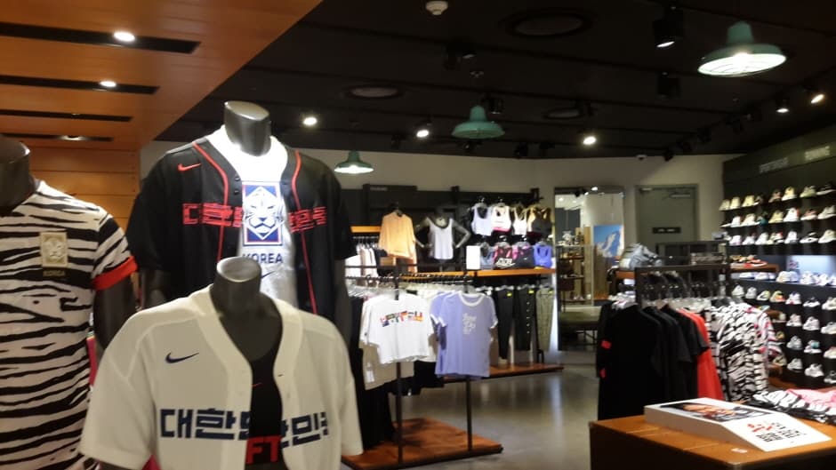 유니클로 롯데중동_2